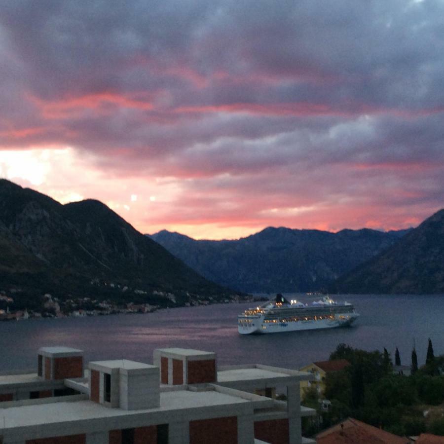 Apartment Dobrota Kotor Exterior foto
